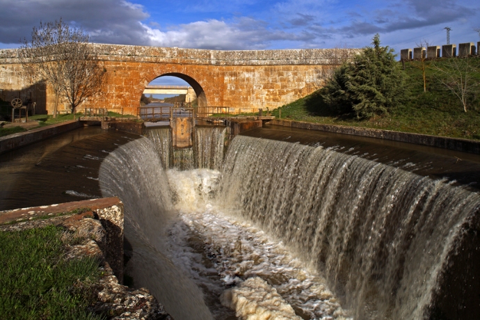 Esclusa de Calahorra de Ribas. Canal de Castilla. Palencia. Castilla y León.